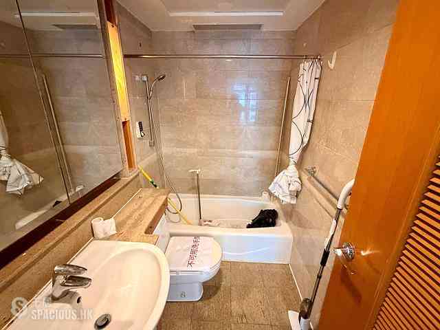 Hung Hom - Royal Peninsula Block 3 09