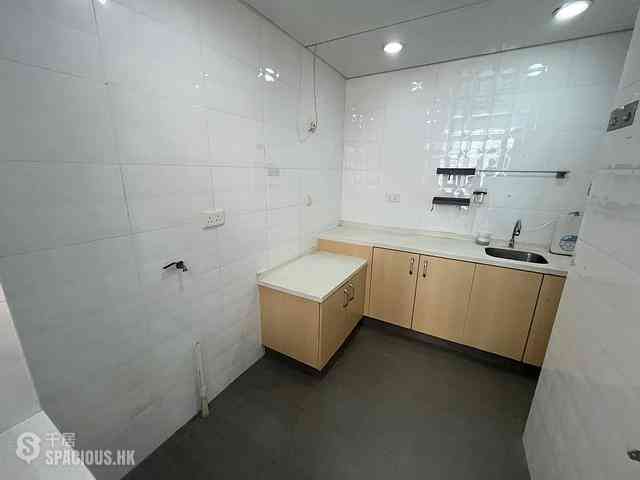 Quarry Bay - Ritz Garden Apartments 09