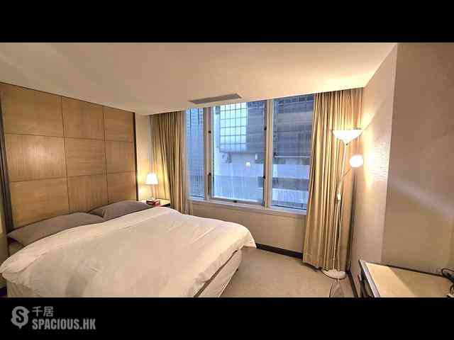 Wan Chai - Convention Plaza Apartments 10