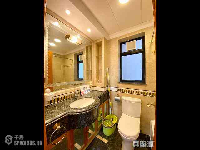 Fortress Hill - Le Sommet Block 2 11