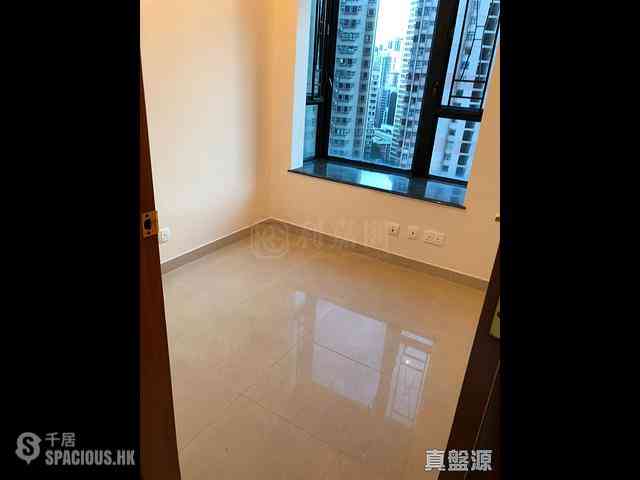 Fortress Hill - Le Sommet Block 1 04