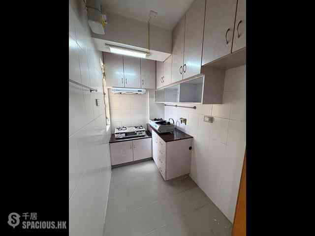 Sai Ying Pun - Yuk Ming Towers 02