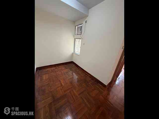 Sai Ying Pun - Yuk Ming Towers 04