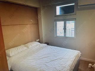 Wan Chai - Man On House 03