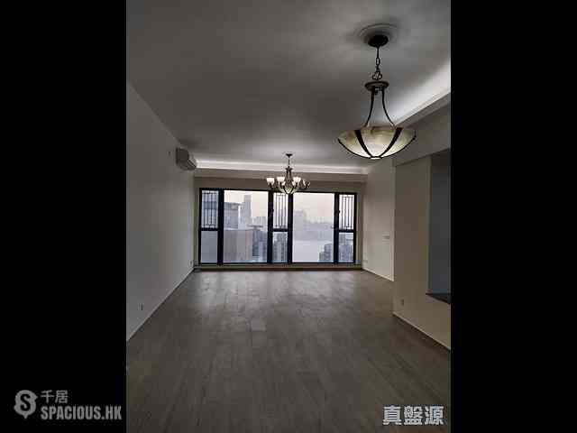 Fortress Hill - Le Sommet Block 1 05