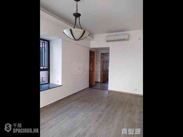 Fortress Hill - Le Sommet Block 1 08