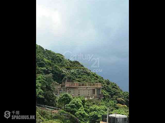 The Peak - Vivian Court 01