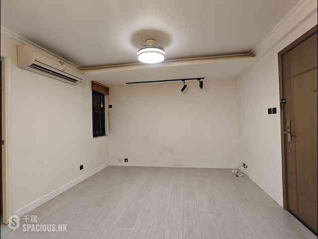 Wan Chai - Rialto Building 02