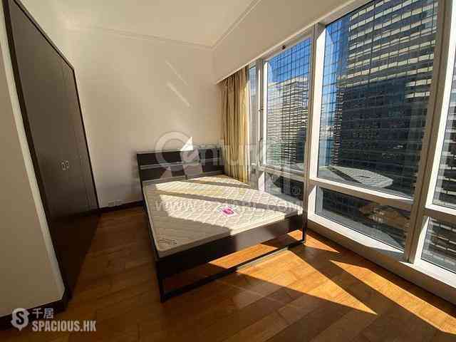 Wan Chai - Convention Plaza Apartments 04