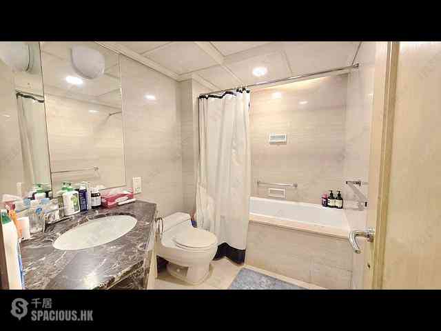 Wan Chai - Convention Plaza Apartments 08