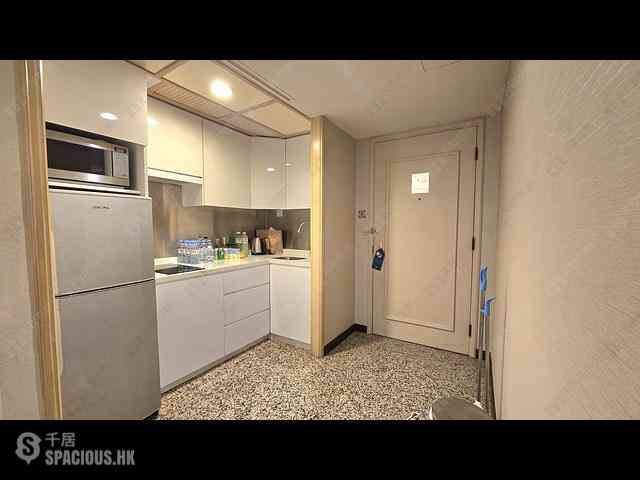 Wan Chai - Convention Plaza Apartments 09