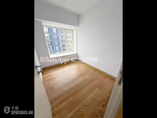 Soho - Centrestage 05