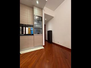 Wan Chai - The Avenue Phase 2 Block 3 03