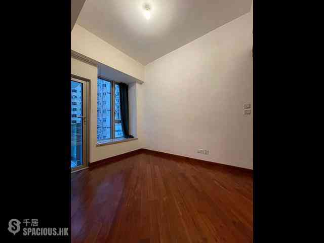 Wan Chai - The Avenue Phase 2 Block 3 04