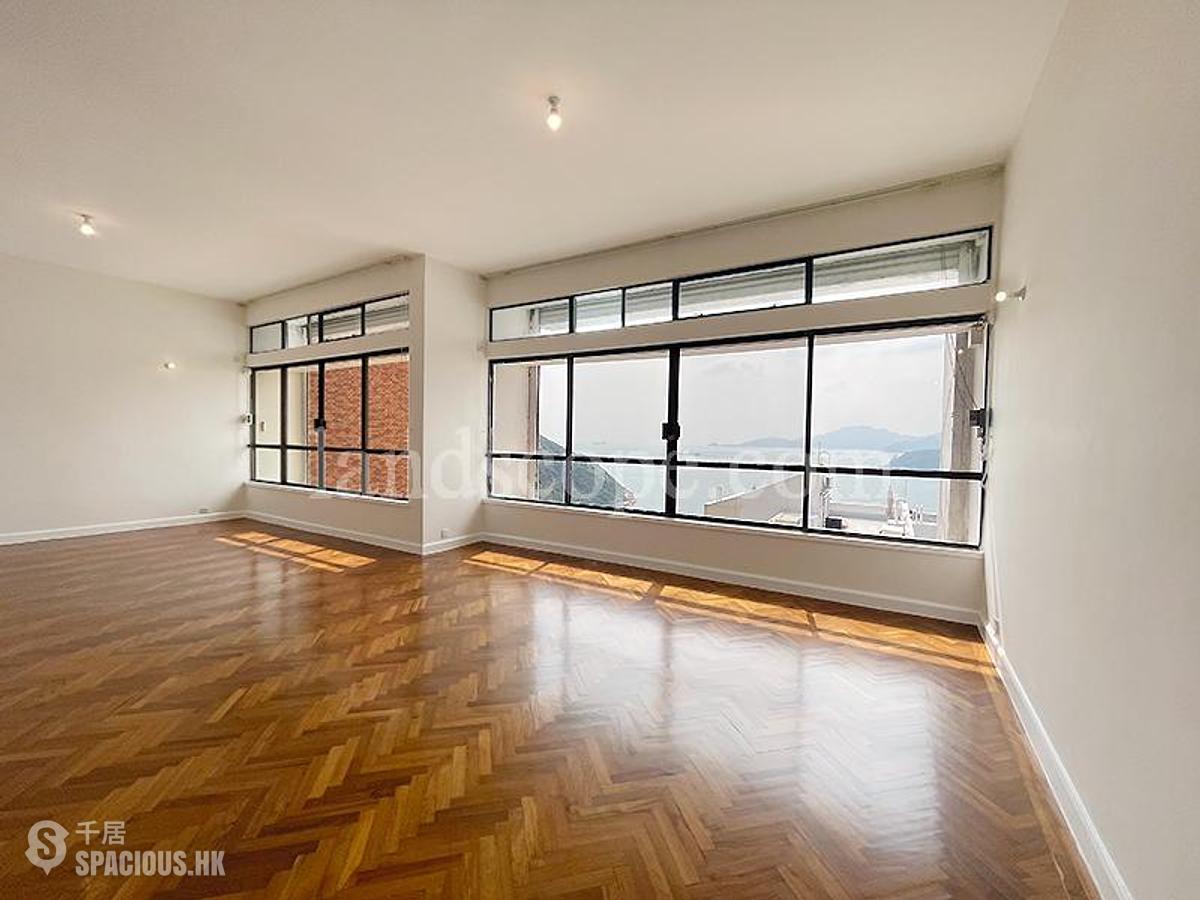 Chung Hom Kok - Coral Villas 01
