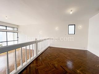 Chung Hom Kok - Coral Villas 05
