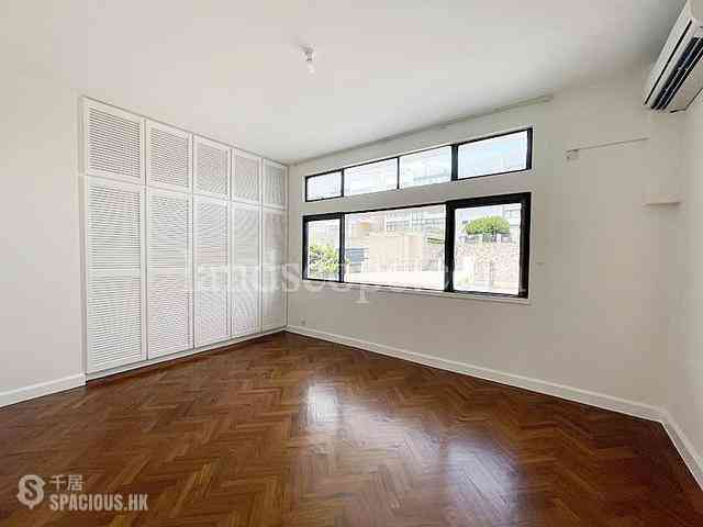 Chung Hom Kok - Coral Villas 07