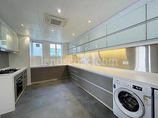 Chung Hom Kok - Coral Villas 08
