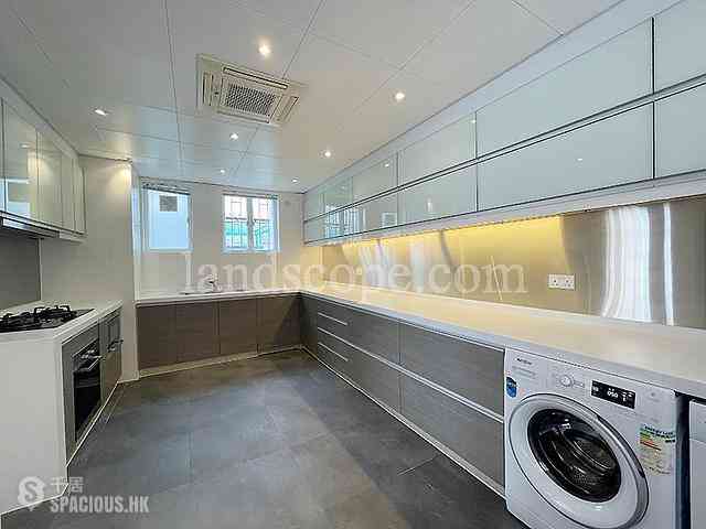 Chung Hom Kok - Coral Villas 08