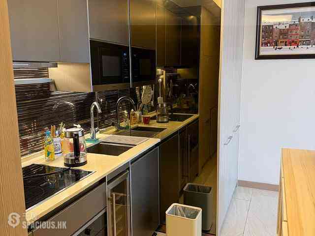 Sai Ying Pun - King's Hill 03