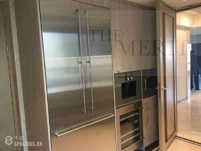 Mid Levels Central - 3, MacDonnell Road 06