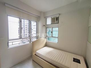 Wan Chai - Lok Moon Mansion 06