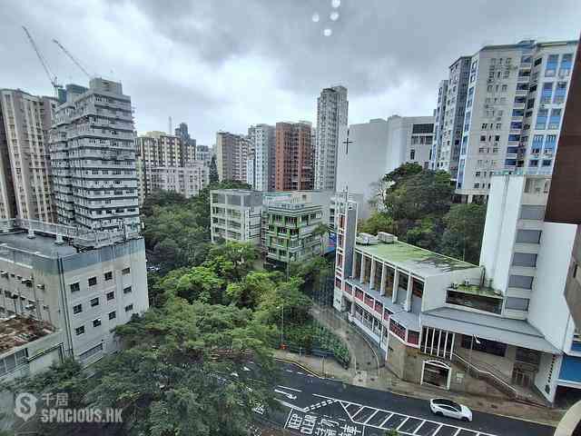 Fortress Hill - Le Sommet Block 2 01
