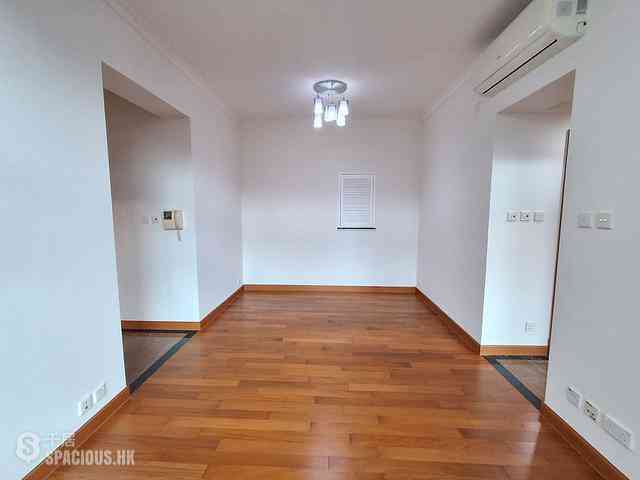 Fortress Hill - Le Sommet Block 2 03