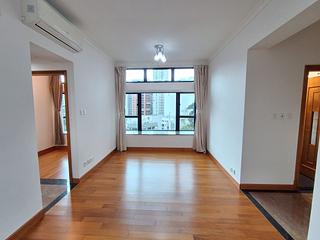 Fortress Hill - Le Sommet Block 2 02