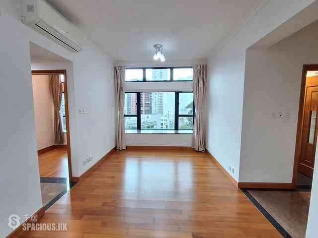 Fortress Hill - Le Sommet Block 2 02