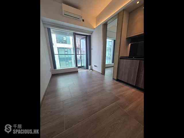 Sai Ying Pun - One・Artlane 01