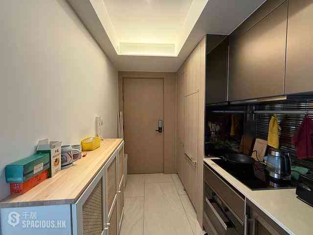 Sai Ying Pun - King's Hill 06