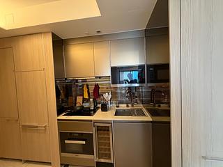 Sai Ying Pun - King's Hill 07