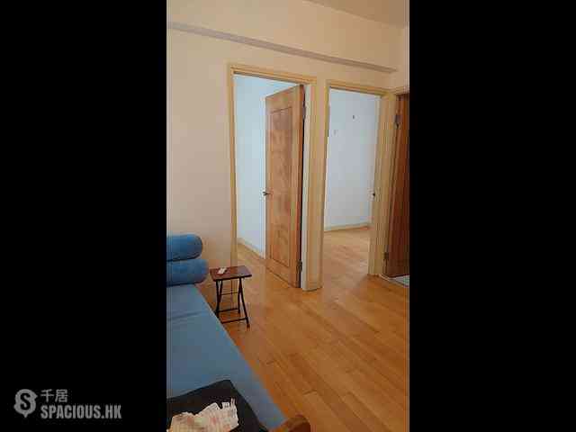 Shau Kei Wan - Tak Fook Building 01