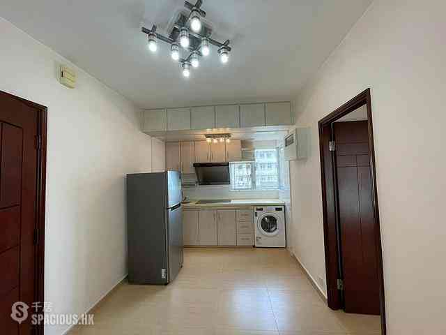 Kennedy Town - Shun Fai Building 01