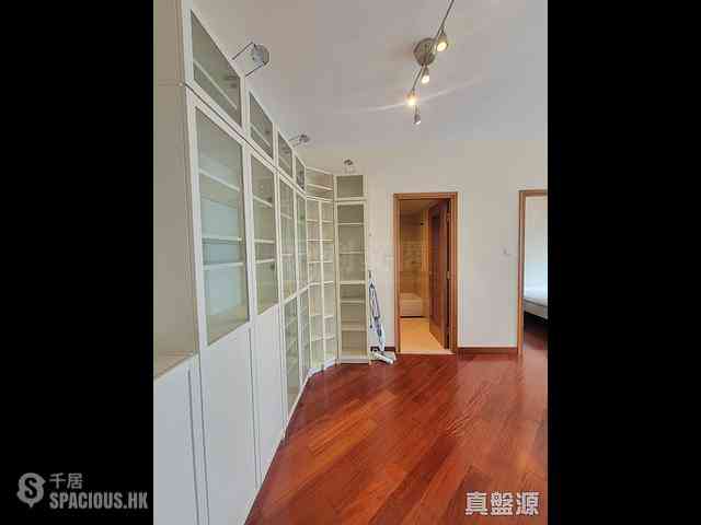 West Kowloon - The Arch Moon Tower (Block 2A) 03