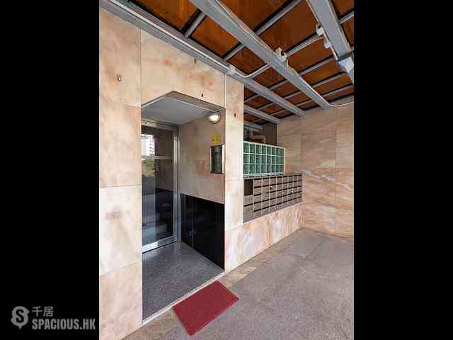 Tai Hang - Gold King Mansion 19