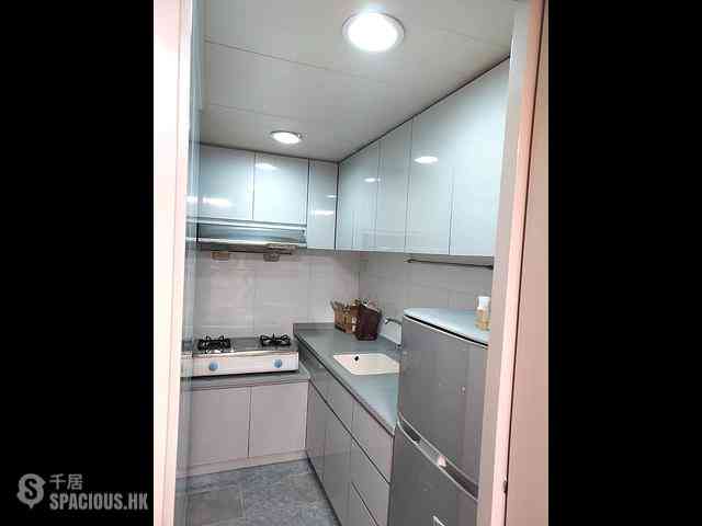 Kennedy Town - Pearl Court 18