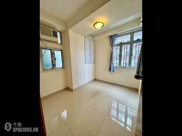 Kennedy Town - Pearl Court 12