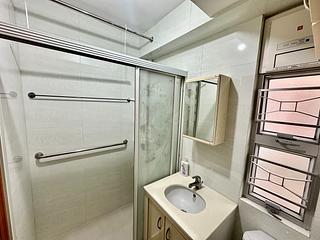 Kennedy Town - Pearl Court 15
