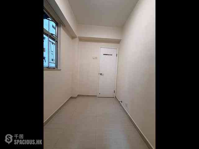 Wan Chai - On On Mansion 12