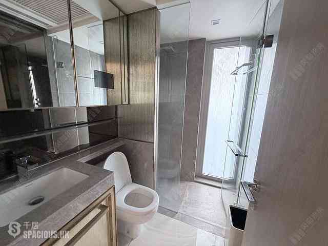 Sai Ying Pun - King's Hill 02