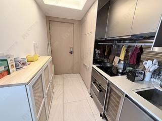 Sai Ying Pun - King's Hill 07