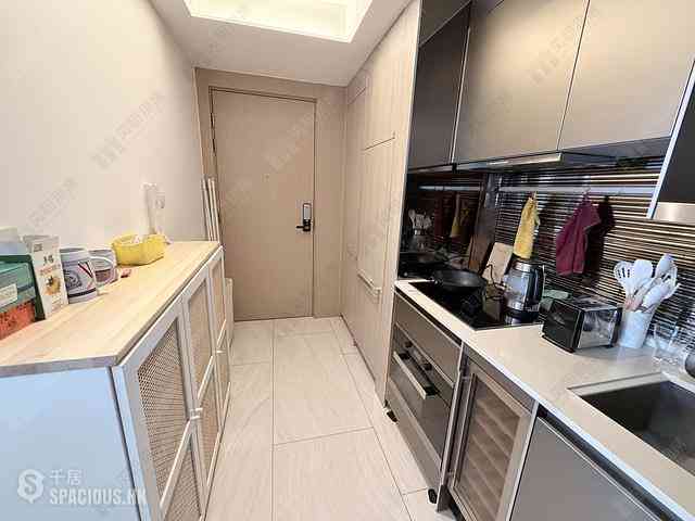 Sai Ying Pun - King's Hill 07