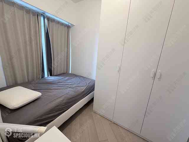 Sai Ying Pun - King's Hill 09