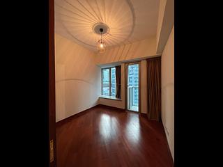 Wan Chai - The Avenue Phase 1 Block 5 06