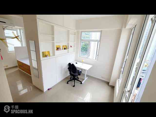 Sai Wan Ho - Lee Ga Building 02
