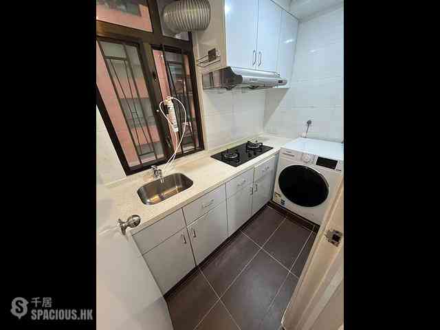 Sheung Wan - Mandarin Building (J Plus) 07