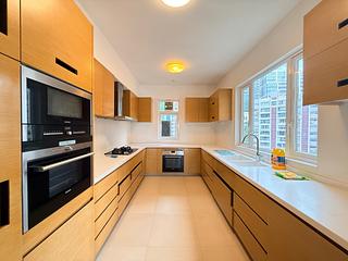 Mid Levels West - Villa Veneto 18