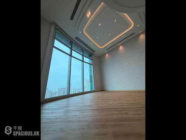 Stubbs Road - The Summit 01